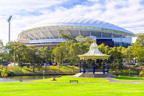 Adelaide Airport Transfers : Airport ADL To Adelaide City In Business Car - South Australia Travel 8