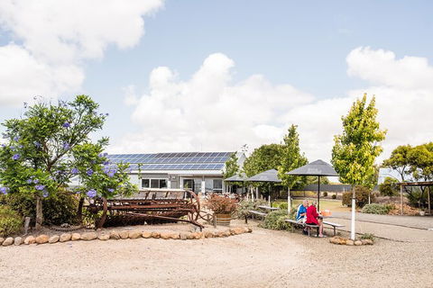 Heritage, Wine & Gin Tours - South Australia Travel 1