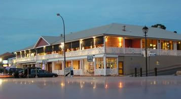 Seacliff Beach Hotel - South Australia Travel 0