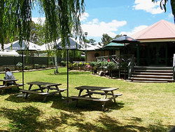 Oakbank Hotel - South Australia Travel 3