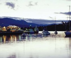 Waterfront Hotel - South Australia Travel 1