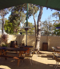 Hale Road Tavern - South Australia Travel 2