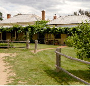 The Blue Duck Inn Hotel - South Australia Travel