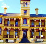 The Queenscliff Historic Royal Hotel - South Australia Travel