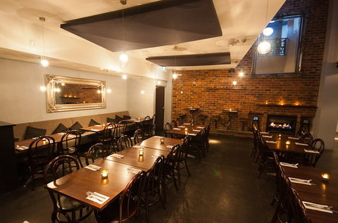 White Horse Hotel - South Australia Travel 0