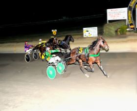 Bathurst Harness Racing Club - South Australia Travel 0