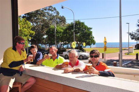 Beach House Hotel - South Australia Travel 2