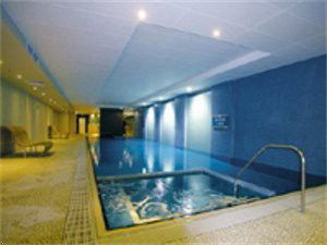 Oaks Plaza Pier - South Australia Travel 1