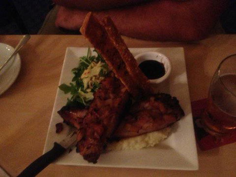 Howard Springs Tavern - South Australia Travel 1