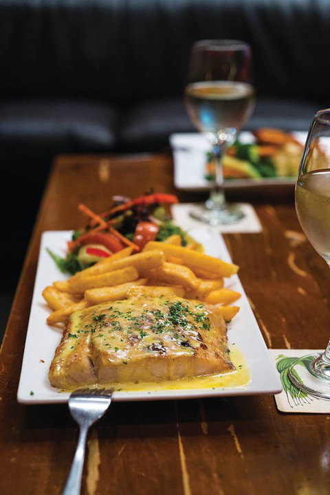 Dolly’s Bar & The Hibiscus Tavern - South Australia Travel 0