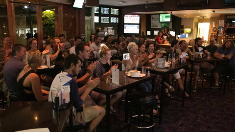Based Comedy At The Dog And Parrot Tavern - South Australia Travel 1