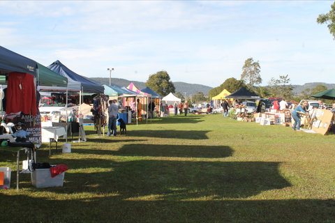 Clarence Town Markets - South Australia Travel 0