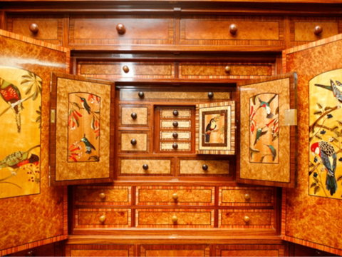 The Wonders Of The Hannah Cabinet - South Australia Travel 0