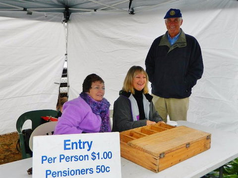 Yarrawonga Mulwala Rotary Club Special Easter Market - South Australia Travel 0