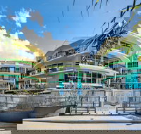 Rolling Surf Resort - South Australia Travel