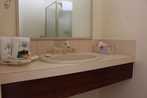 Karri Forest Motel - South Australia Travel 4