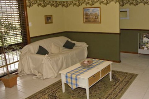 Talga Vines Vineyard Escape - South Australia Travel 6