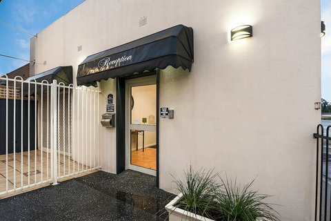 Fawkner Executive Suites & Serviced Apartments - South Australia Travel 3