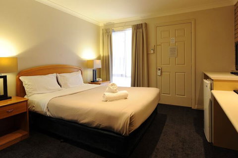 Alexandra Place - South Australia Travel 4