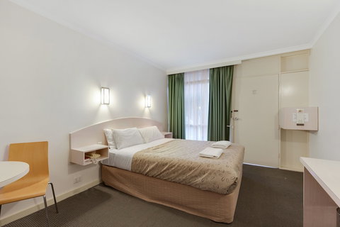 Alexander Motor Inn & Apartments - South Australia Travel 6
