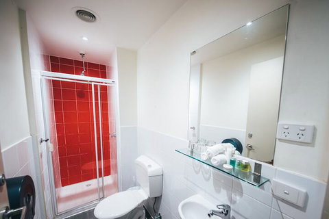 Nomads Melbourne Backpackers - South Australia Travel 6