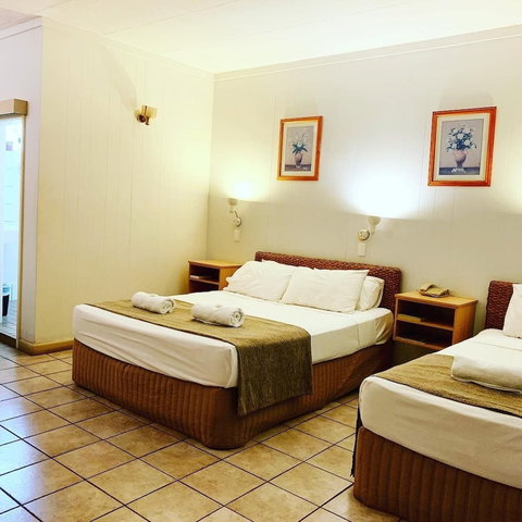 Pine Tree Motel - South Australia Travel 5