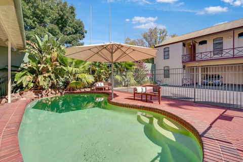 Prince Of Wales Motor Inn - South Australia Travel 1