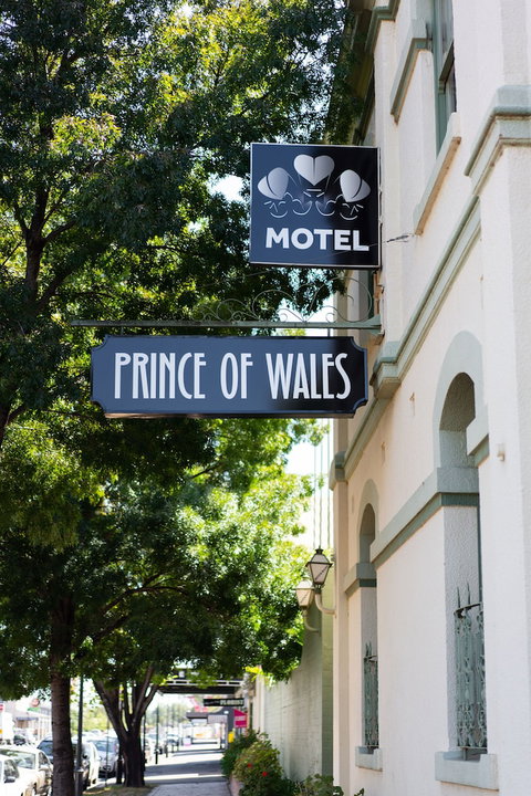 Prince Of Wales Motor Inn - South Australia Travel 0