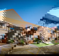 Comfort Inn  Suites Robertson Gardens - South Australia Travel