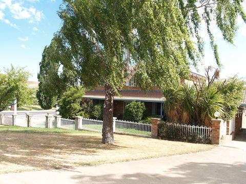 Kinross Inn - South Australia Travel 1