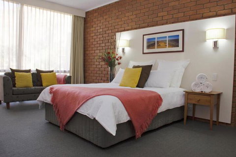 Alice In The Territory - South Australia Travel 4