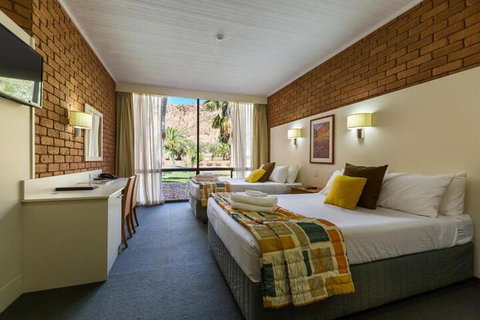 Alice In The Territory - South Australia Travel 0