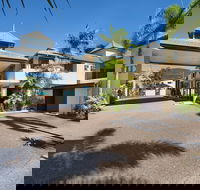 Cairns Southside International - South Australia Travel