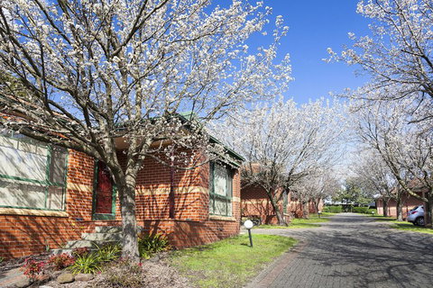Mount Waverley Townhouses - South Australia Travel 2