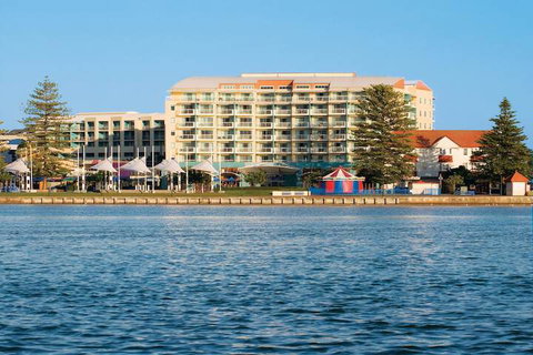 Oaks The Entrance Waterfront Suites - South Australia Travel 2