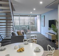 Oaks Nelson Bay Lure Suites - South Australia Travel