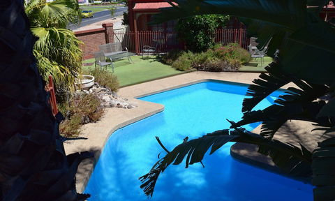 Early Australian Motor Inn - South Australia Travel 2