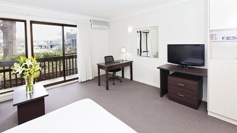 Ibis Styles Canberra Tall Trees - South Australia Travel 4