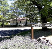 Moore Park Inn - South Australia Travel