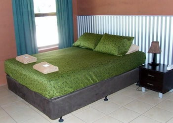 Territory Manor Motel & Caravan Park - South Australia Travel 2