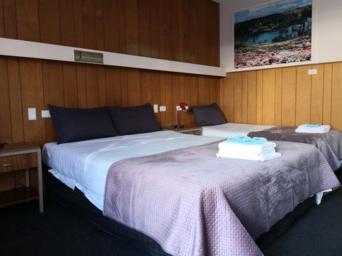 Jasper Motor Inn - South Australia Travel 5