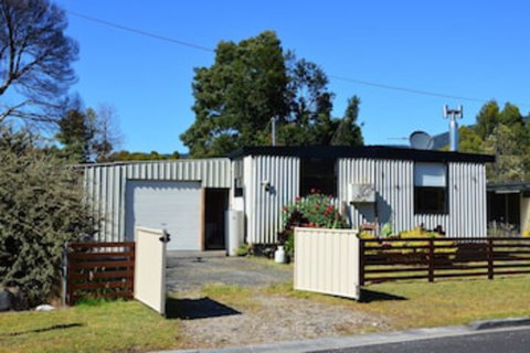 Tullah Full House - South Australia Travel 0