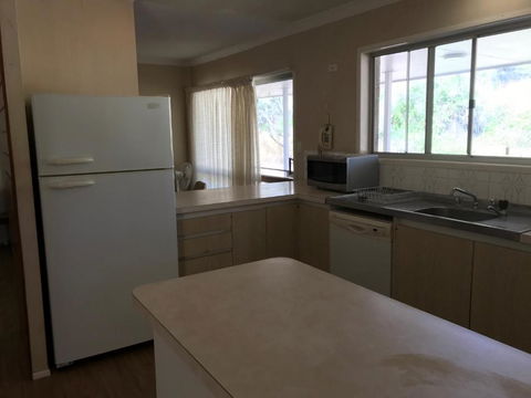 Oakridge Motel Tourist Park - South Australia Travel 3