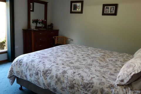 Eagles Roost Farmstay B & B - South Australia Travel 2
