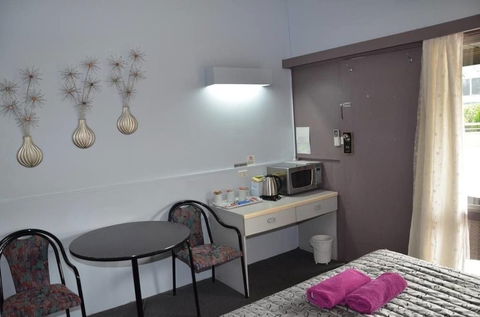 Warwick Motor Inn - South Australia Travel 4