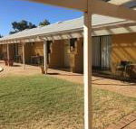 Carnarvon Caravan Park - South Australia Travel