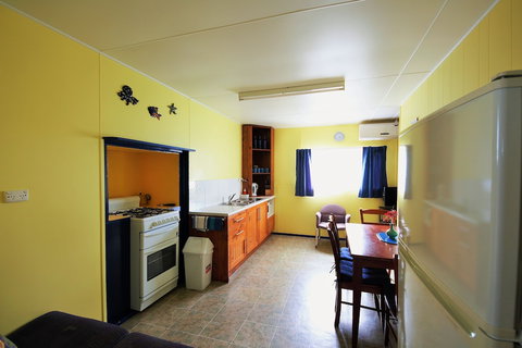 Baudin Beach Apartments - South Australia Travel 6