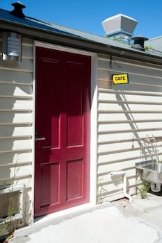 Lowena Cafe And Accommodation - South Australia Travel 0