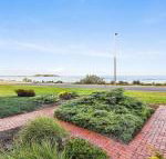 By The Sea Franklin Beachfront Apartment WiFi - South Australia Travel