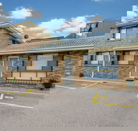 Hybiscus Waterfront Apartments - South Australia Travel